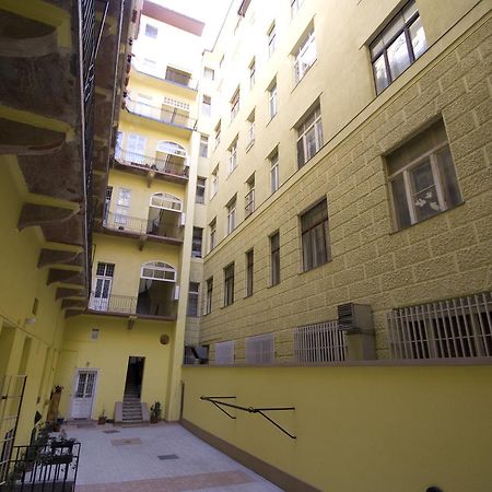 Apartment Akademia Будапешт Экстерьер фото